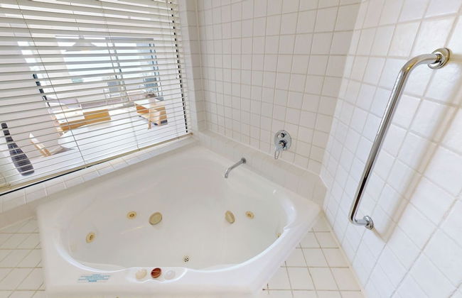 Cumberland Lorne Resort - Photo 32