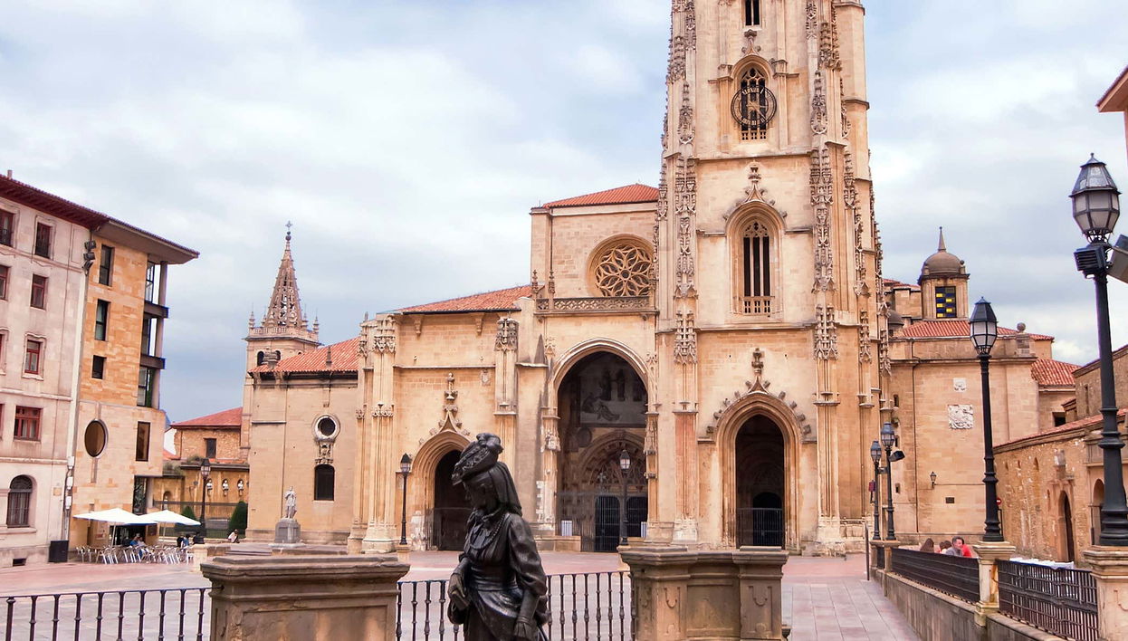 Tour in Oviedo - Photo 2