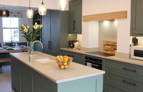 Modern Townhouse in the heart of Beaumaris - Foto 1