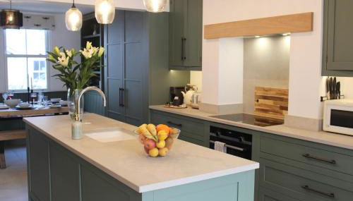 Modern Townhouse in the heart of Beaumaris - Foto 1