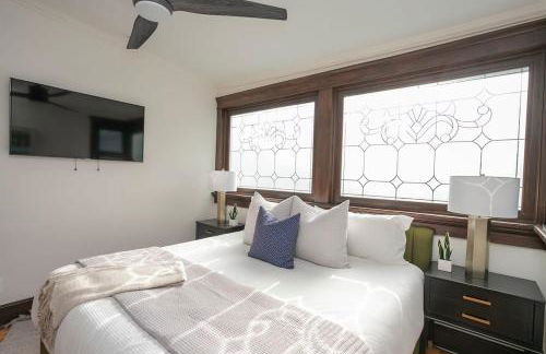 Historic Jewel Walk to Eats & Shops - Foto 26