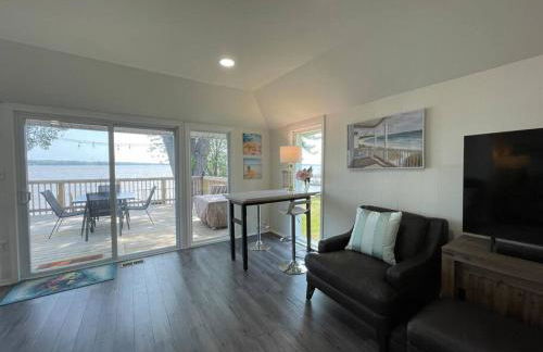 Waterfront Home with Private Beach, Stunning Views - Foto 28