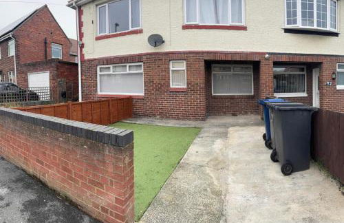 Bungalow - Sleeps 2 - Parking - Garden - Foto 8