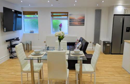 Spacious 2-bed apartment in central Kingston near Richmond Park - Foto 4