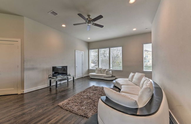 Brand New 3 Story Modern Home - Foto 1