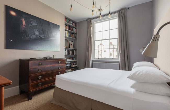 Hemingford Road IV by Onefinestay - Photo 9