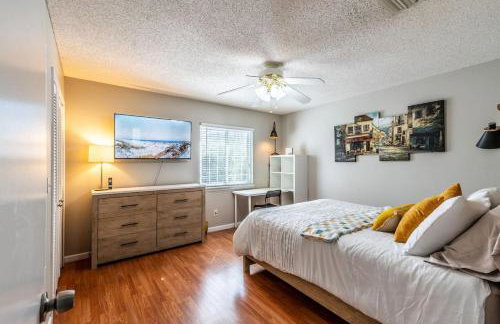 Spacious 3 BR Near NAS Jax l BBQ WiFi DirecTV - Foto 13