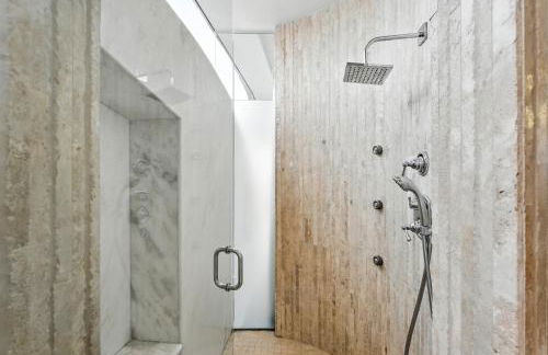 The Wave House! Custom Gem with Panoramic Views, Fire Pit, BBQ, Pool Table - Foto 80