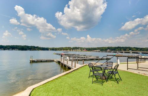 Greenwood Getaway with Furnished Patio and Lake View - Foto 29
