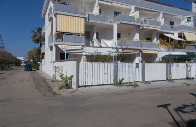 Comfortable Apartment Near the Beach - Photo 15