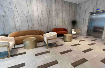 Peaceful Quiet Spacious New Modern Penthouse 3-Bedroom Apartment with a Balcony - Foto 22