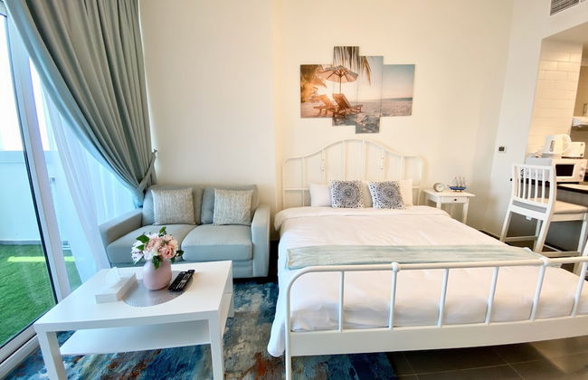 Marco Polo - Pastel Studio with Stunning Aerial City Views - Photo 2