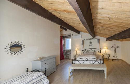 Le Mas pierre et soie - Photo 27