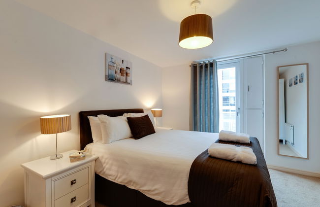 Base Serviced Apartments - The Docks - Photo 9