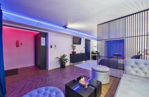 Jacuzzi LoveAparts Marki Romantic Getaway - Photo 4