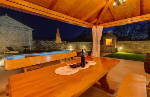 Villa NIMA - Holiday house with private pool - Foto 32