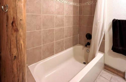 Cabin-Style Ski Home in Minturn with Private Deck - Foto 60