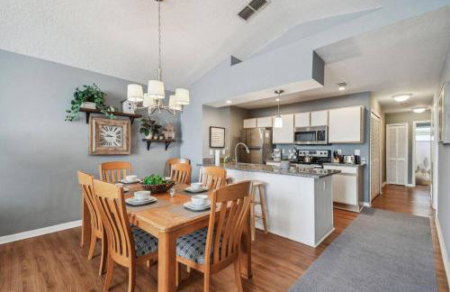 FABULOUS New Decor, Near Dis, Fireplace, Star Wars Children's BR, Next To Pool, LOW rates! - Foto 69