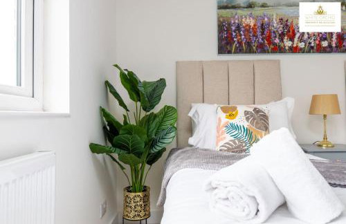 Contractors 3 Bed 2Bath House Free Off Street Parking for 2 Cars WiFi Stevenage Self Catering Sleeps 5 Guests By White Orchid Property Relocation - Foto 14