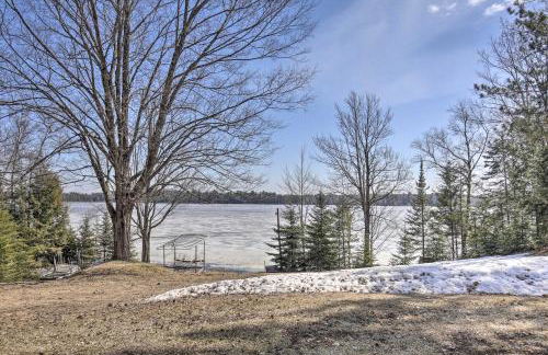Lakefront Escape with Fishing Pier and Snowmobiling! - Foto 49