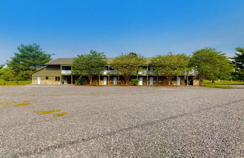 Relaxing Studio Sleeps 4 Near Golf & Douglas Lake - Foto 13