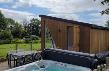 Brondini View Cabin (Private Garden and Hot Tub) - Foto 2