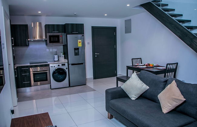 Embassy Gardens Premier Suites - Photo 36