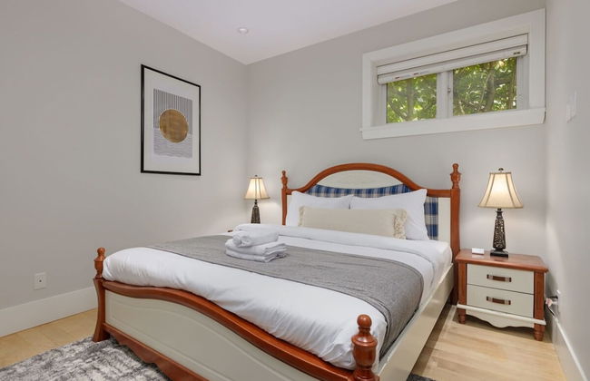 Stunning 3 Bedroom Secondary Suite N Van - Photo 43