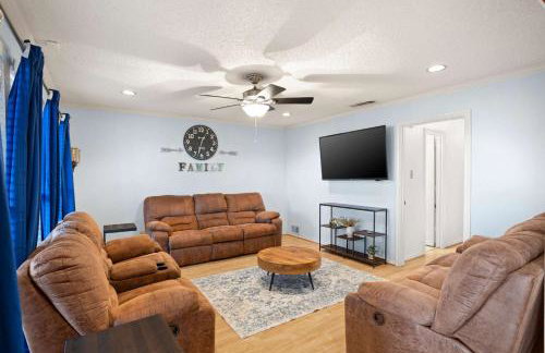 Best of Desoto - 5BR 3BA w Pool Patio BBQ Games - Foto 8