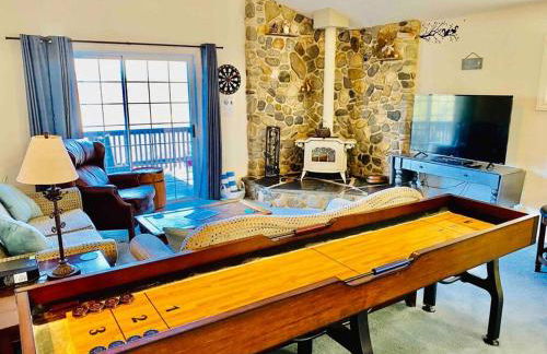 Squirrel View Hot tub BBQ Patio Shuffle Board - Foto 4