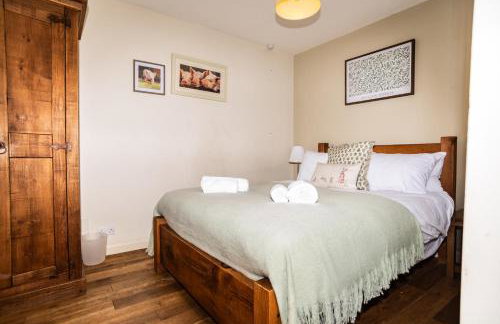 Historical Sherwood Forest Cottages - Sleeps 16 - Foto 24