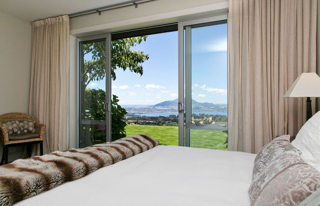 The Lakeview House Apartment - Photo 8