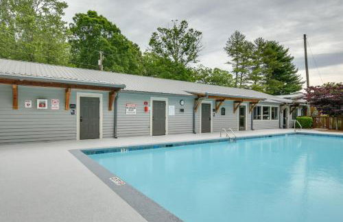 Flat Rock Tiny Home Fall Getaway with Grill! - Foto 24