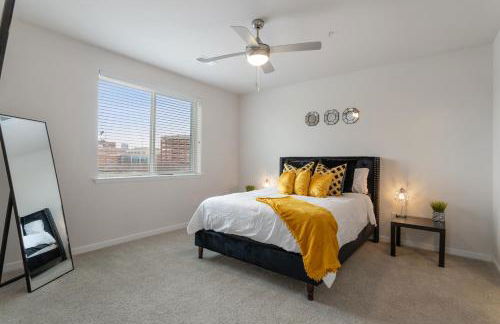 Modern Home 2BR 2BA Free Off-Street Parking & Wifi - Foto 9