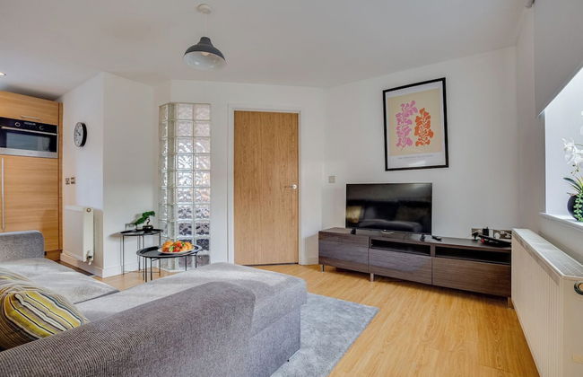 Quaint 1 Bedroom 1st Floor Flat - Photo 18