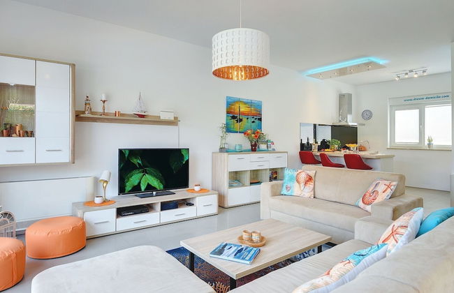 Modern Holiday Home in Novigrad With Pool - Foto 19