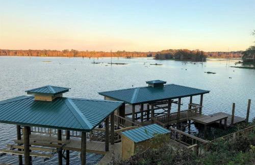 Cozy lakefront cabin with boat house and ramp on T - Foto 35