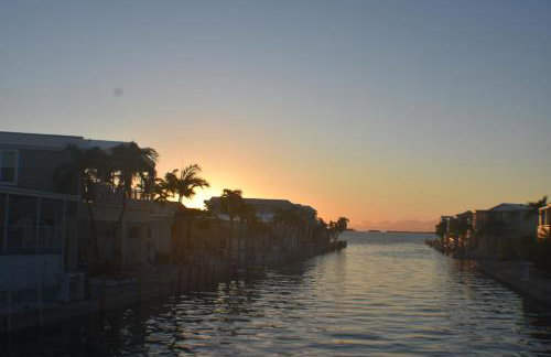 Pelican's Roost, Waterfront comfort at Venture Out - Foto 40