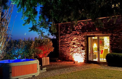 Sunridge Fishing Lodge with Hot Tub & Giant Cinema - Foto 45