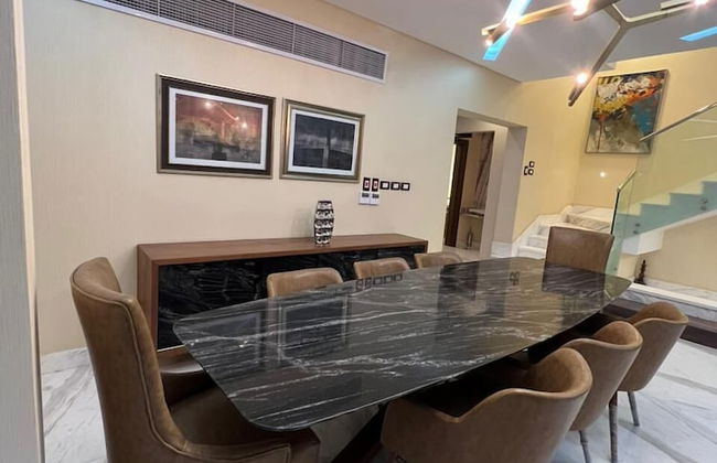 Villa In Beverly Hills With Garden - Photo 4