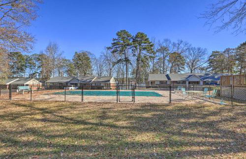 Sparta Lake Home with Deck and Boating Access! - Foto 24