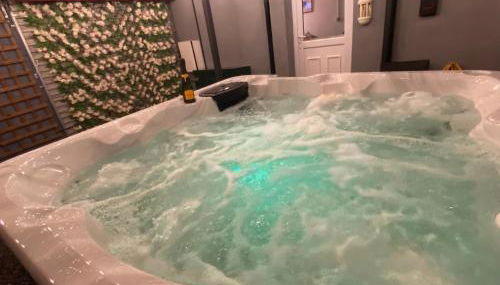 Cardiff Coach House with Hot Tub & Log Fire - Foto 2