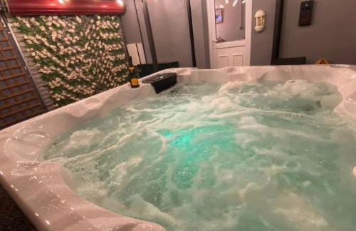 Cardiff Coach House with Hot Tub & Log Fire - Foto 2