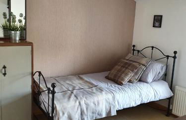 Wales' Highest Village - The Chartist Cottage - Trefil - Photo 29