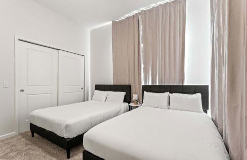 Riviere 3BR Apartment Stylish King Family Pets Friendly Pool & Gym Near Epic Universe - Foto 37