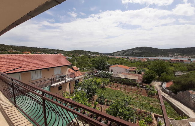 Cozy Apartments With Private Balcony Vinisce - Foto 18