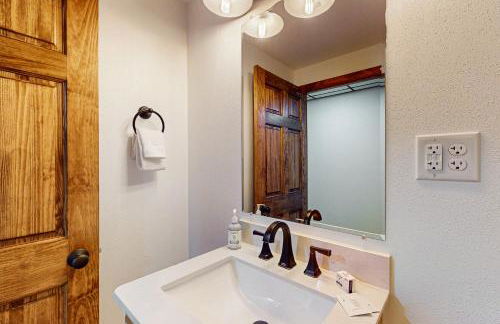 The Lake House - Photo 31