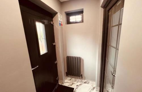 Urban Escape 4BedRoom House- With Free private Parking - Birmingham City - Foto 17