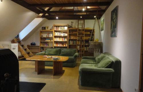 Dachwohnung im Fairhandelshaus - Foto 1