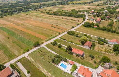 Amazing Apartment In Obrovac Sinjski - Foto 15